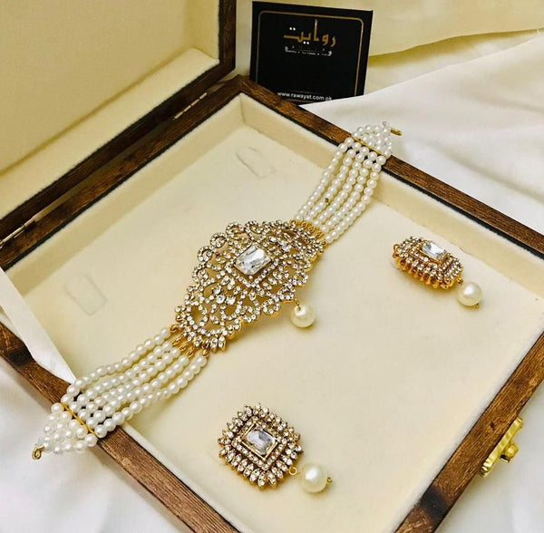 Choker Set by RAWAYAT Gold Plated Stones Choker Set with Earrings g4 wh4