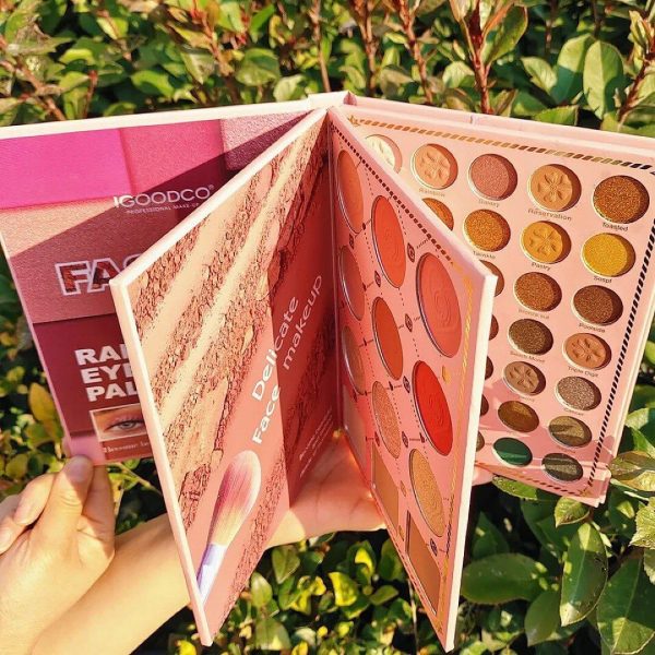 igoodco strawberry moonlight eyeshadow palette pearlescent blush and eyeshadow palette 1