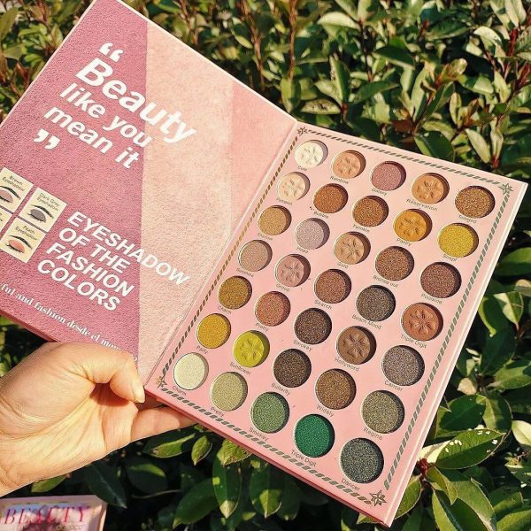 igoodco strawberry moonlight eyeshadow palette pearlescent blush and eyeshadow palette 3
