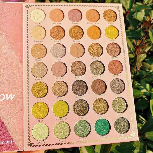 igoodco strawberry moonlight eyeshadow palette pearlescent blush and eyeshadow palette 6