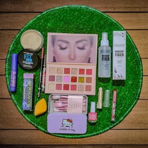 Makeup Deal 12 in 1 Beauty Kit hy67