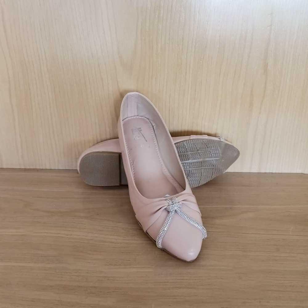 Women Synthetic Leather Pumps