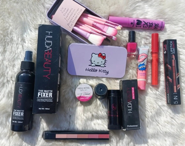 Makeup Deal Pack of 15Pcs