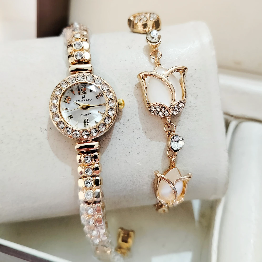 Richardo Women's Watch With Bracelet