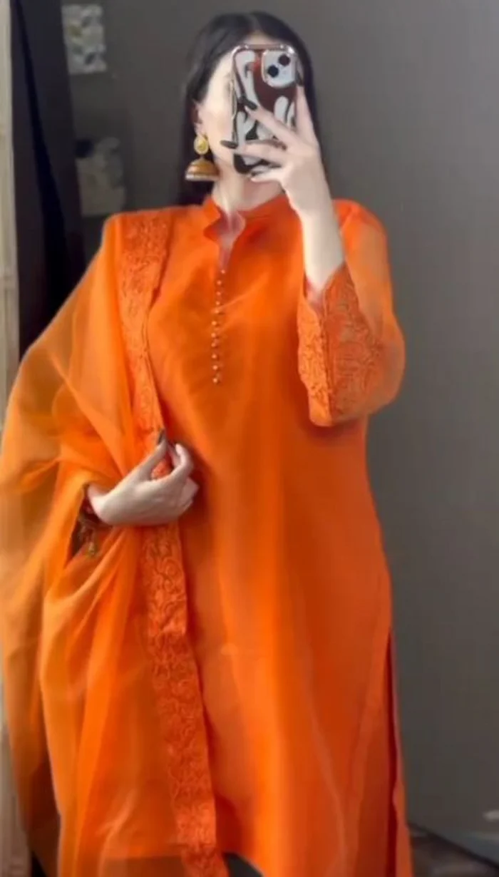Women's Elegant 3-Piece Eid Suit | Plain Fabric with Embroidered Dupatta Border - Image 3